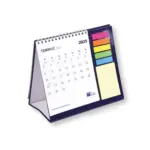 تقويم مع قصاصات ملاحظات